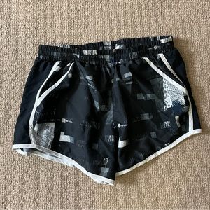 Women's UA Fly-By Shorts